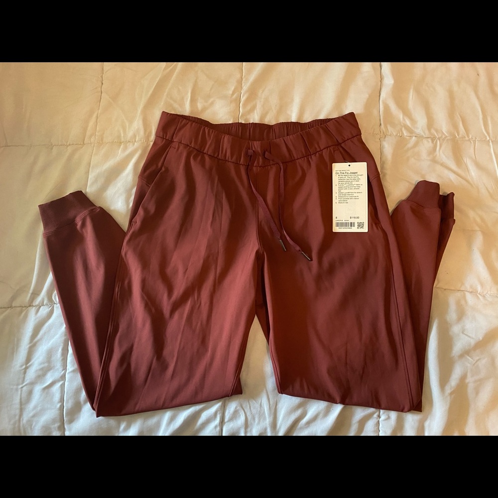 NWT lululemon on the fly joggers